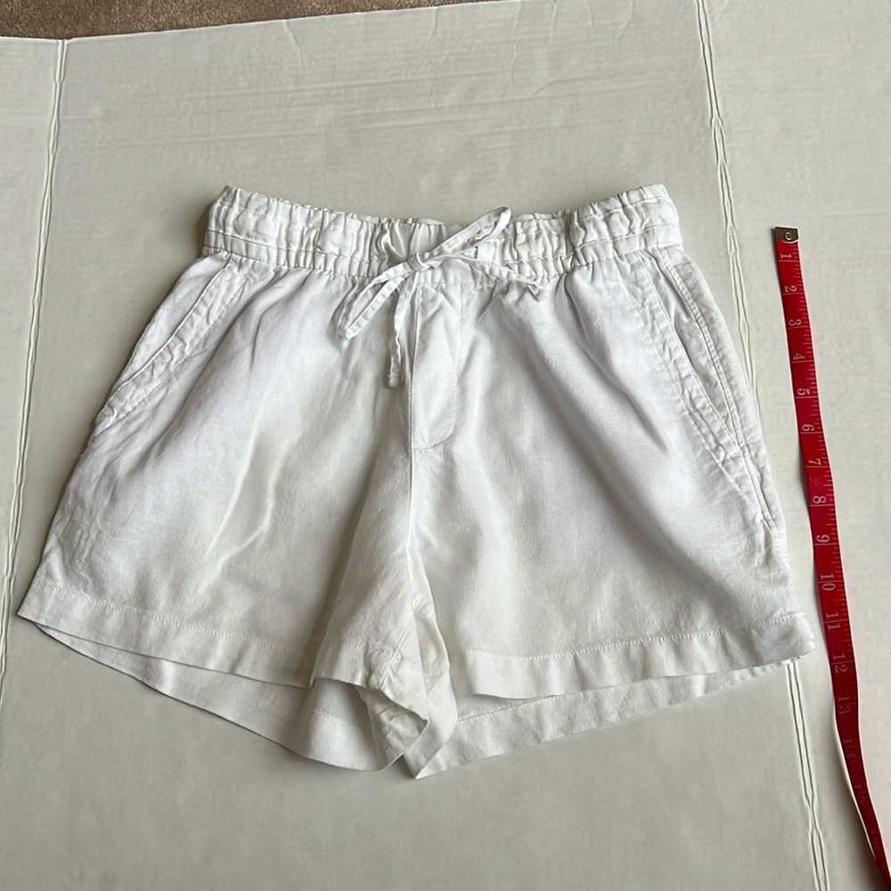 Old Navy White Draw String Shorts EUC